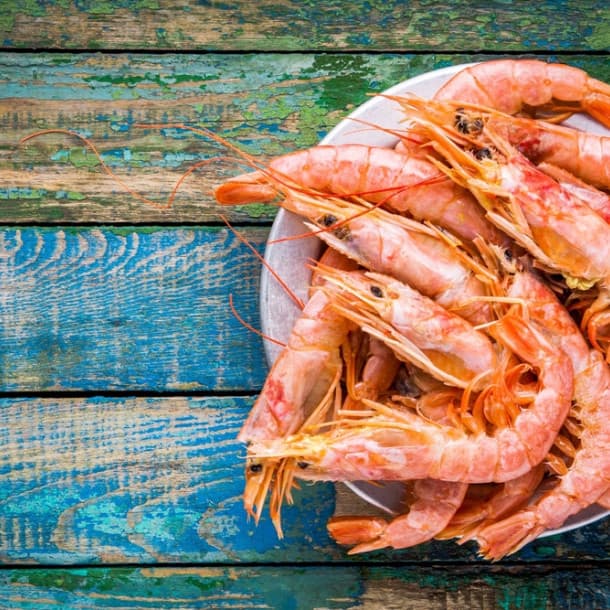 Comment congeler des crevettes fraîches avant ou après ébullition ?