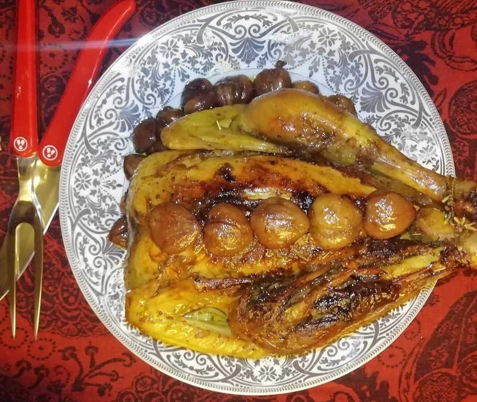 Chapon fermier aux châtaignes et son confit d’oignons à la moutarde