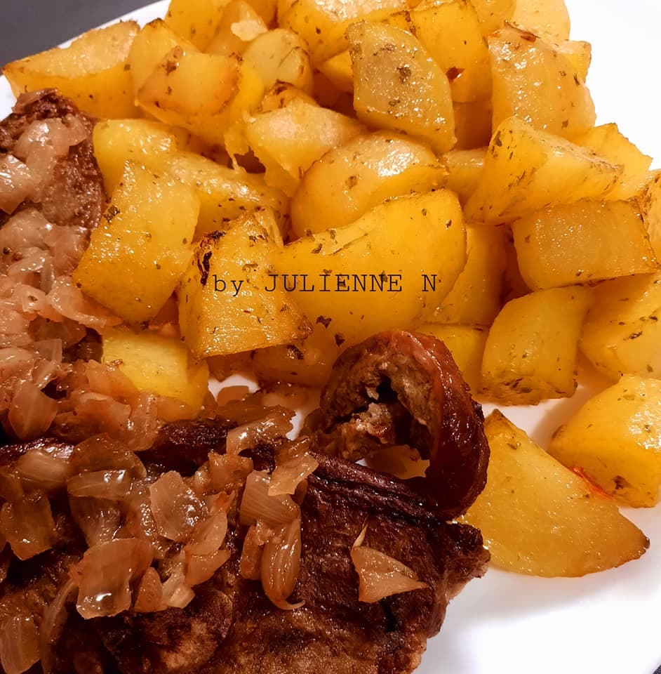 Pommes de terre or au four et p’tites cotes d’agneau.