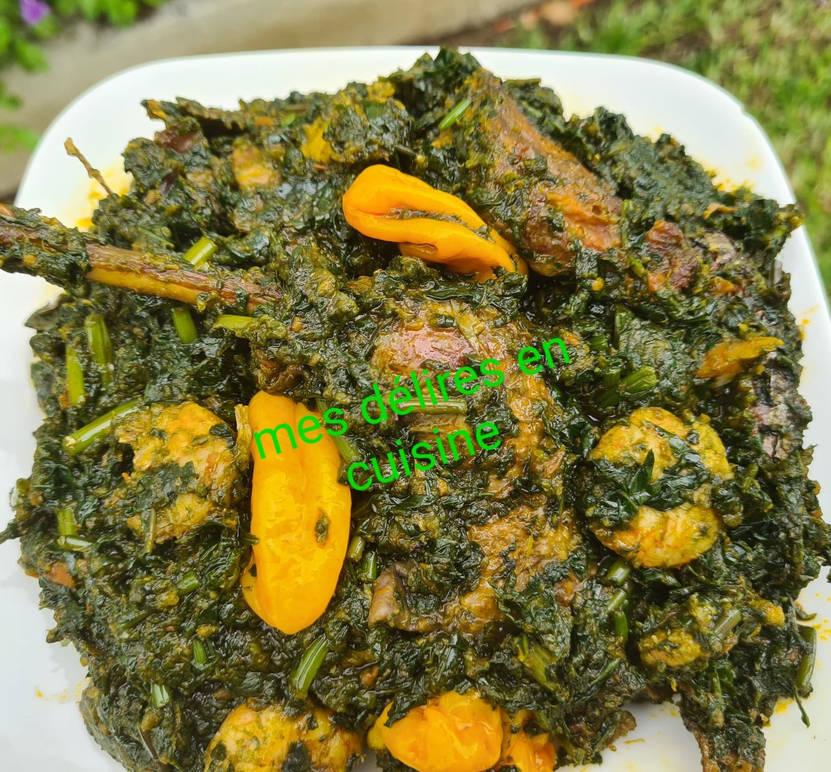 Feuilles de patate à la pintade