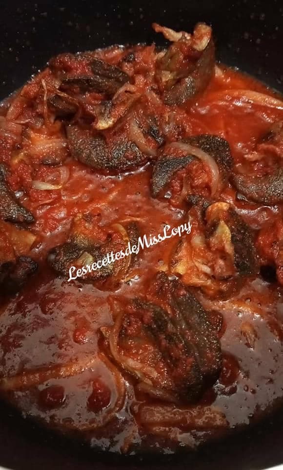 Meli mélo de crabes et d’escargots, riz nature.