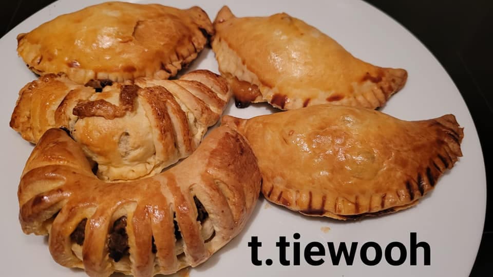 Chausson à la viande hachée.