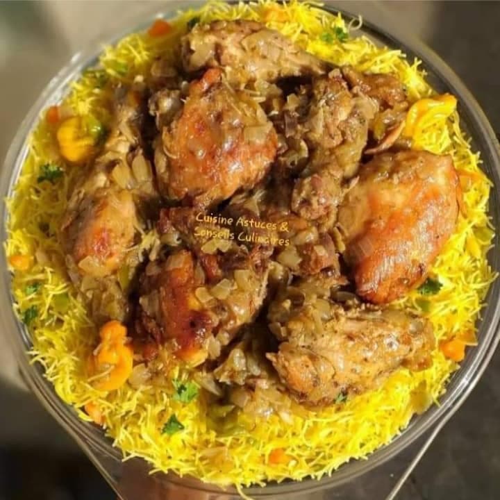 Vermicelles au curry à la vapeur.