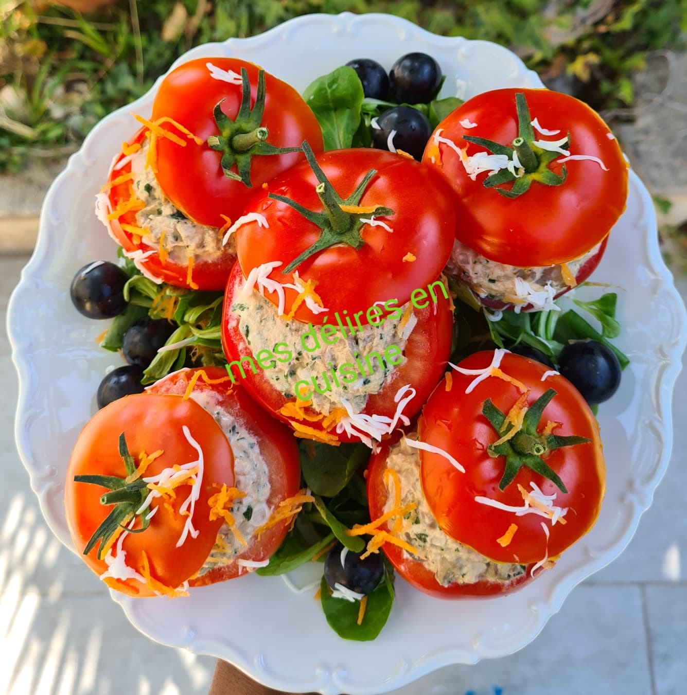 Salade de tomates farcies au thon et champignons de Paris