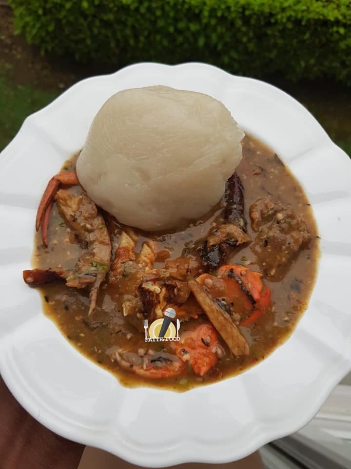 Sauce gombo aux crabes.