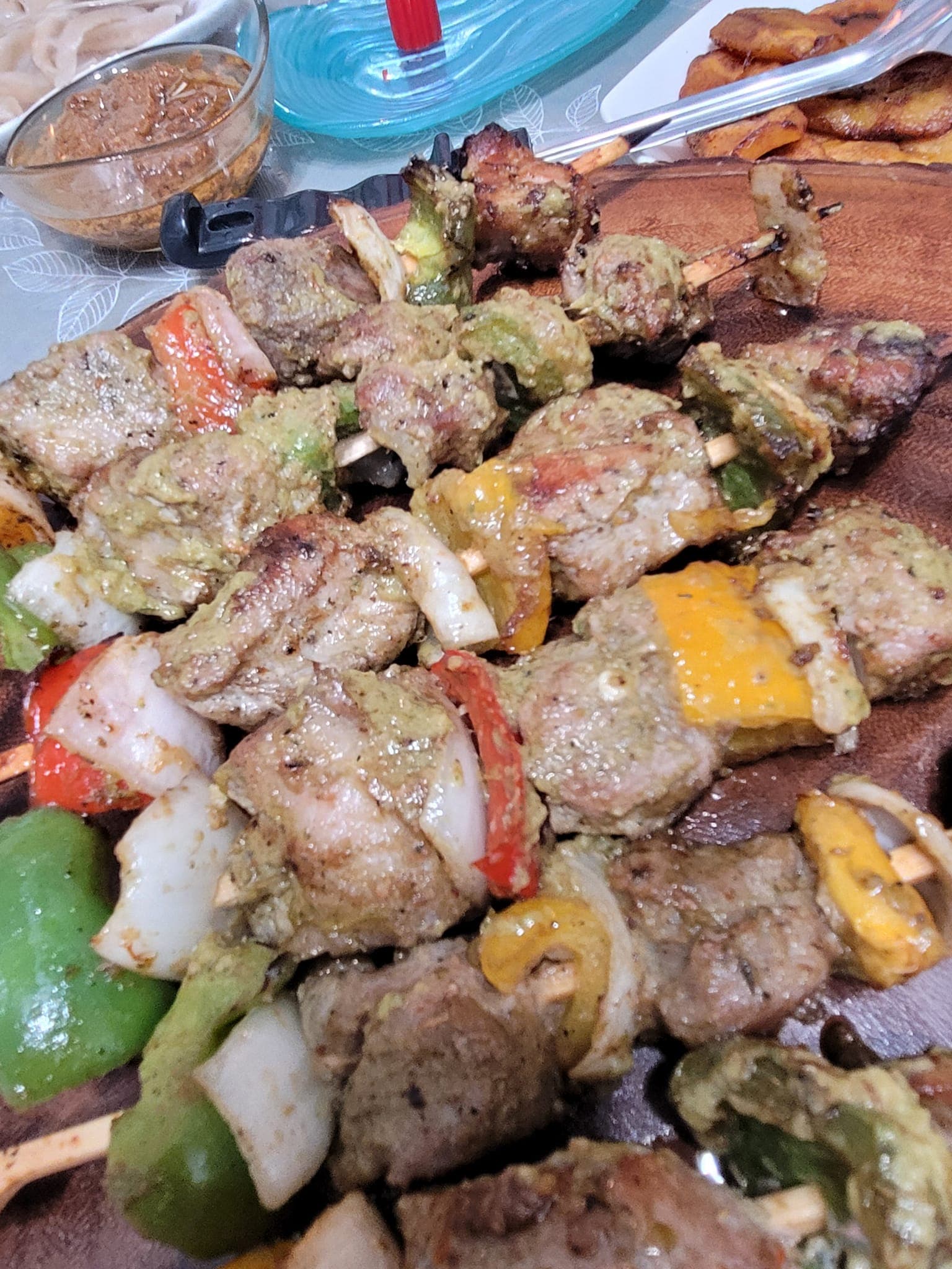 Brochettes marinées avec du Jus d’ananas🍍