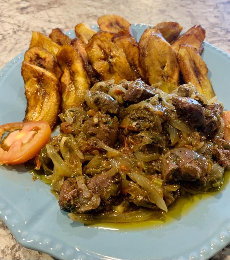 Des rognons de bœuf aux oignons