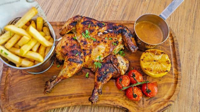 Le secret pour assaisonner le poulet grillé.