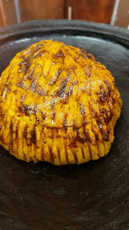 Le foutou mondial accompagné d’un sauce claire