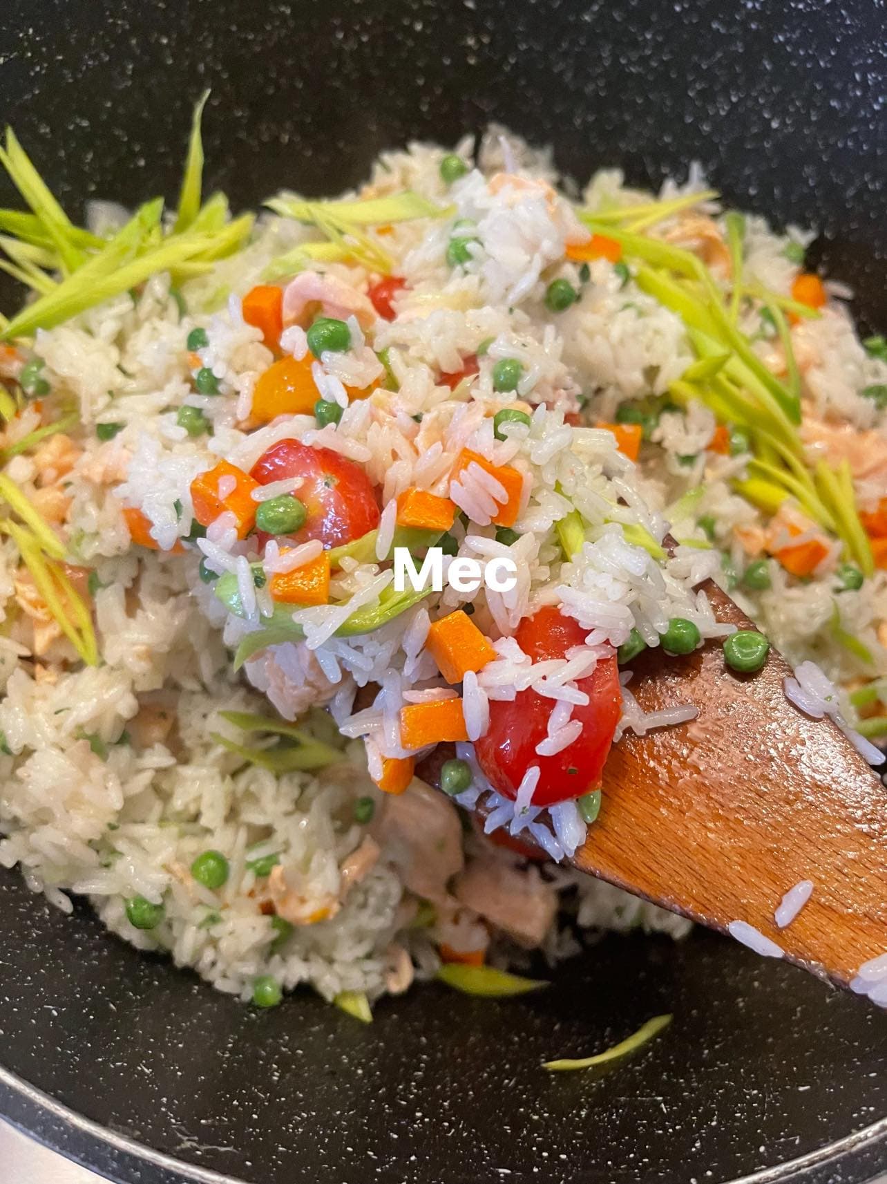 Riz au saumon façon asiatique.