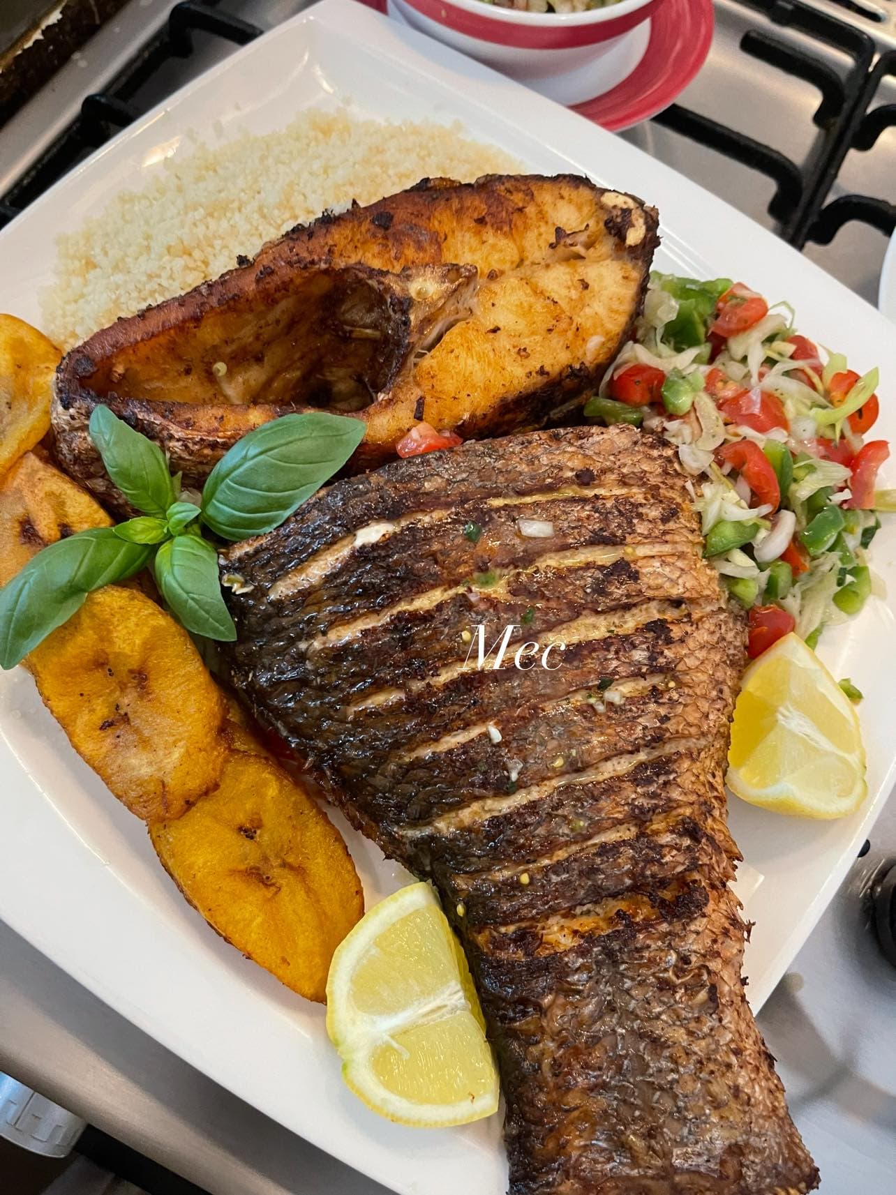 Poisson frit accompagné d’attiéké