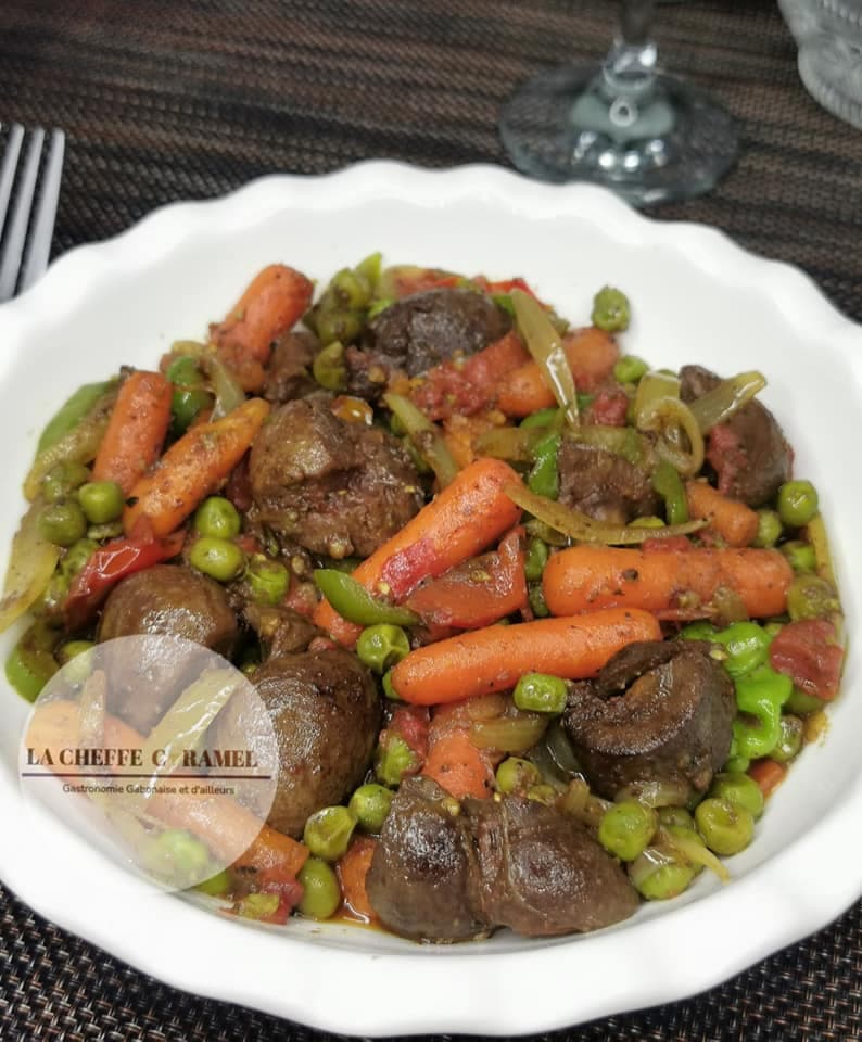 Rognons de bœuf sautés aux petits pois carottes