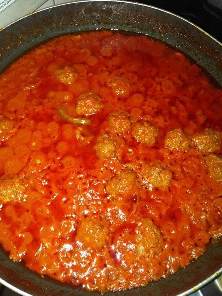 Sauce tomate aux boulettes de viande hachée