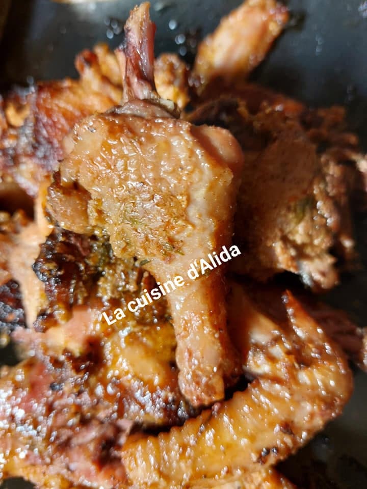 Poulet au four avec une marinade au poivron rouge