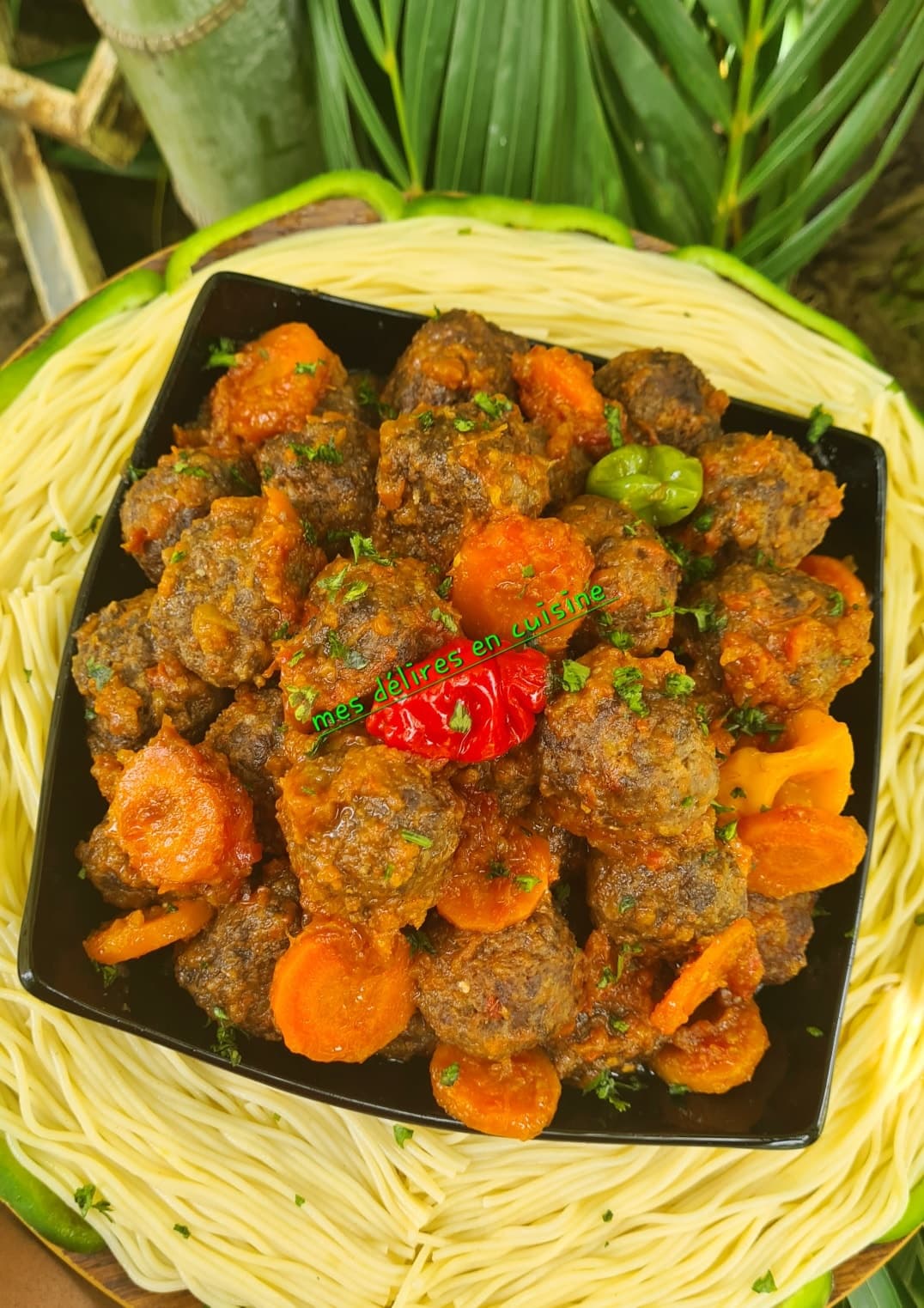 Boulette de viande à la tomate