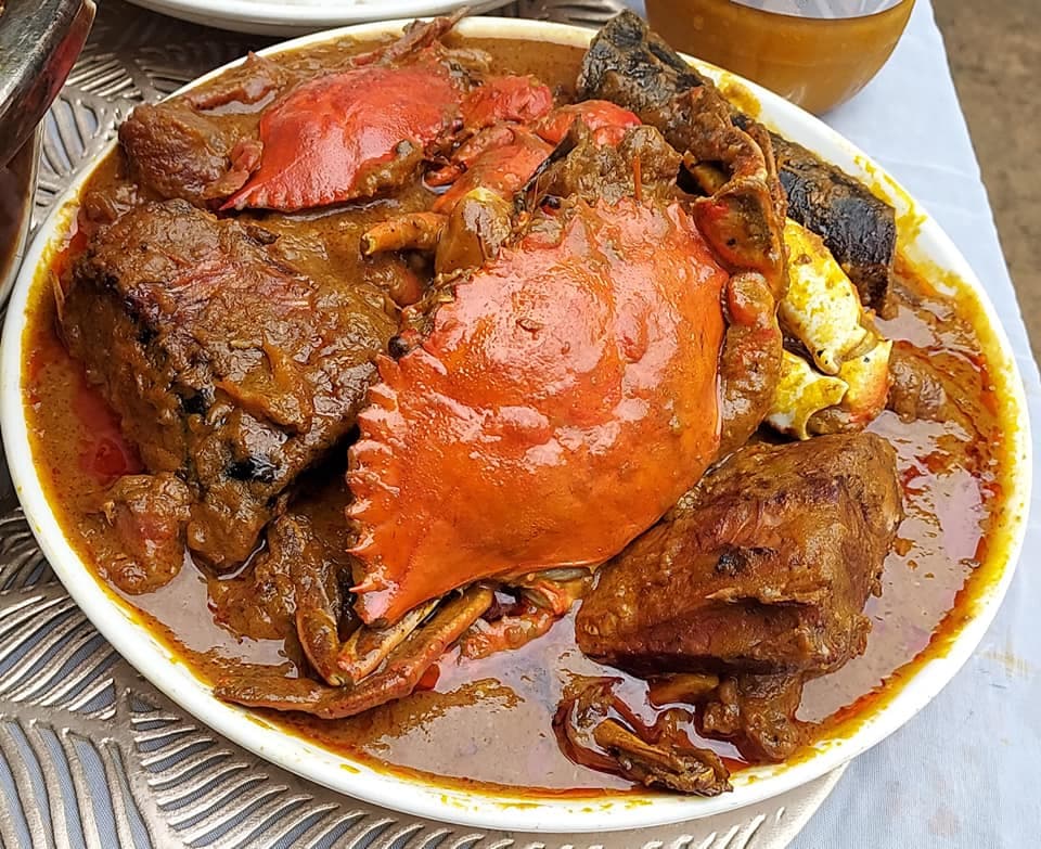 Sauce graine onctueuse au bœuf, crabe et poissons fumés