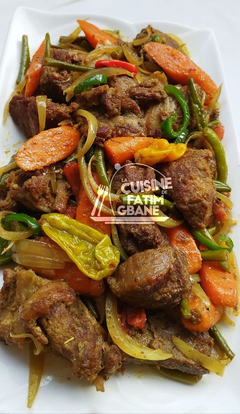 Un délicieux sauté de viande de mouton