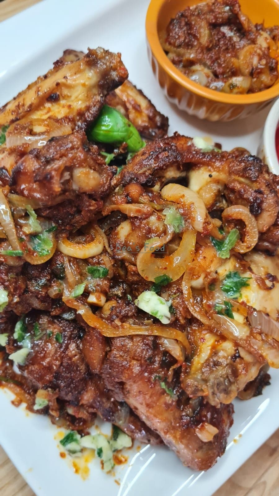 Ailerons de poulet braisés sauté au beurre et persil😋