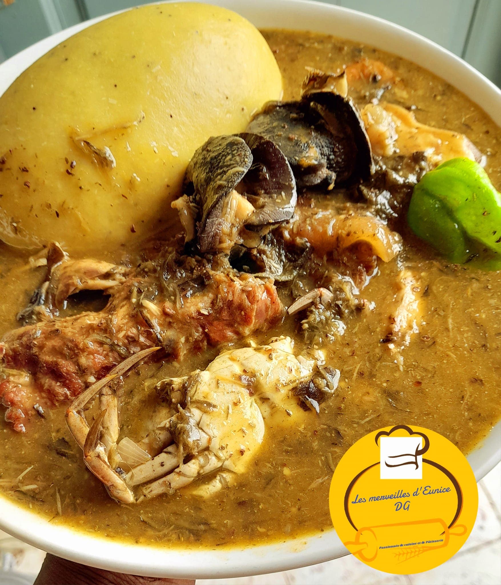 Sauce klégléssou (sauce de gombo sec) avec foutou