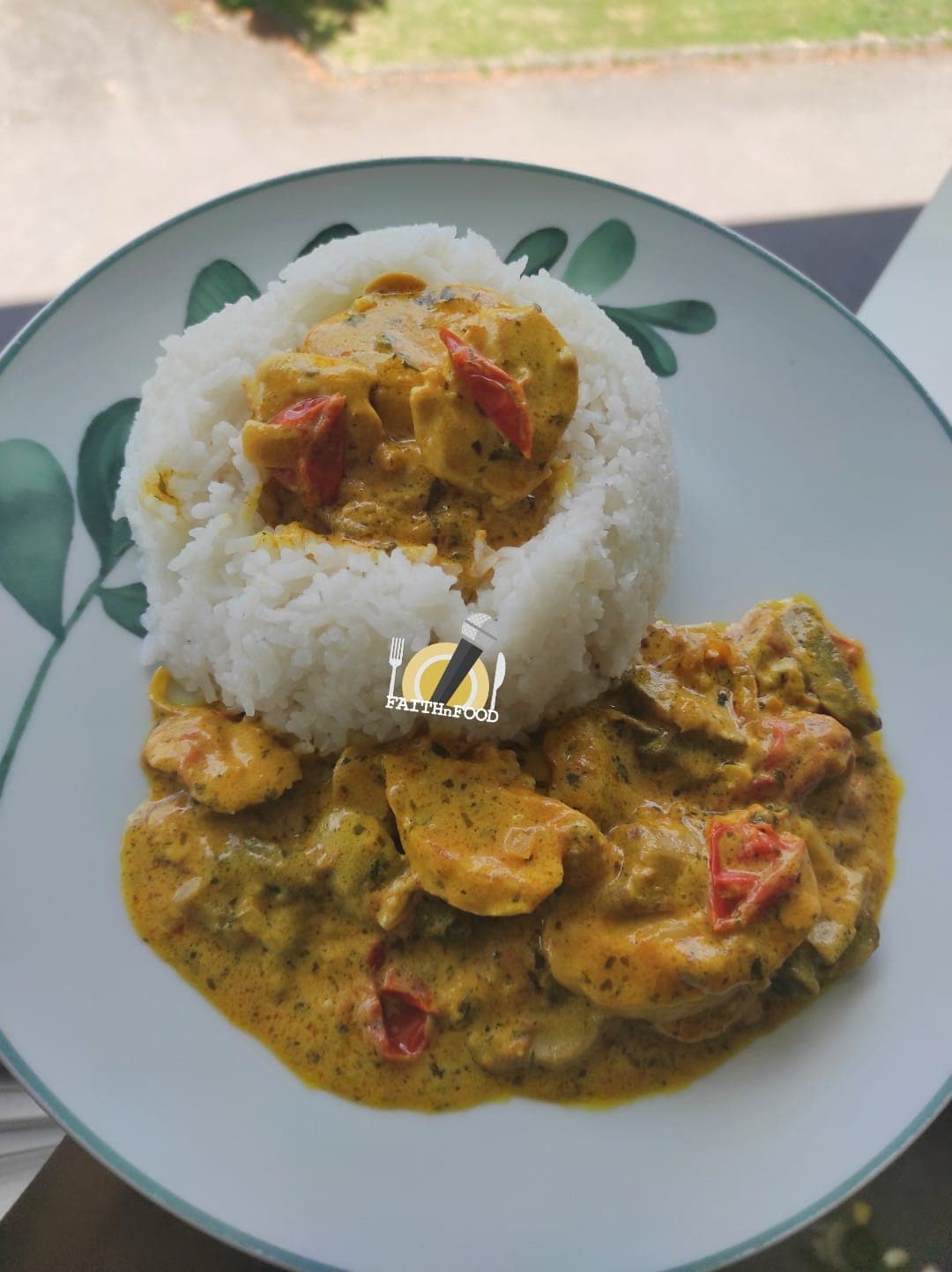 Poulet au curry et riz blanc : recette