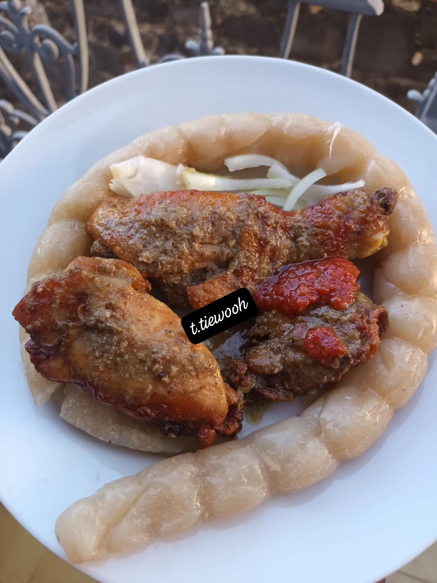 Poulet grillé et bâton de manioc : recette africaine