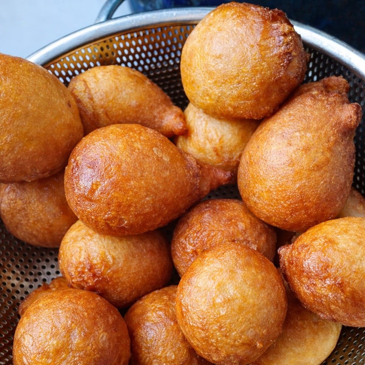 Beignets, gbofloto ou beaux flotant pour les choco