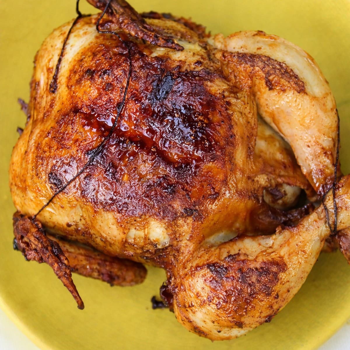 Poulet entier frit mariné aux épices