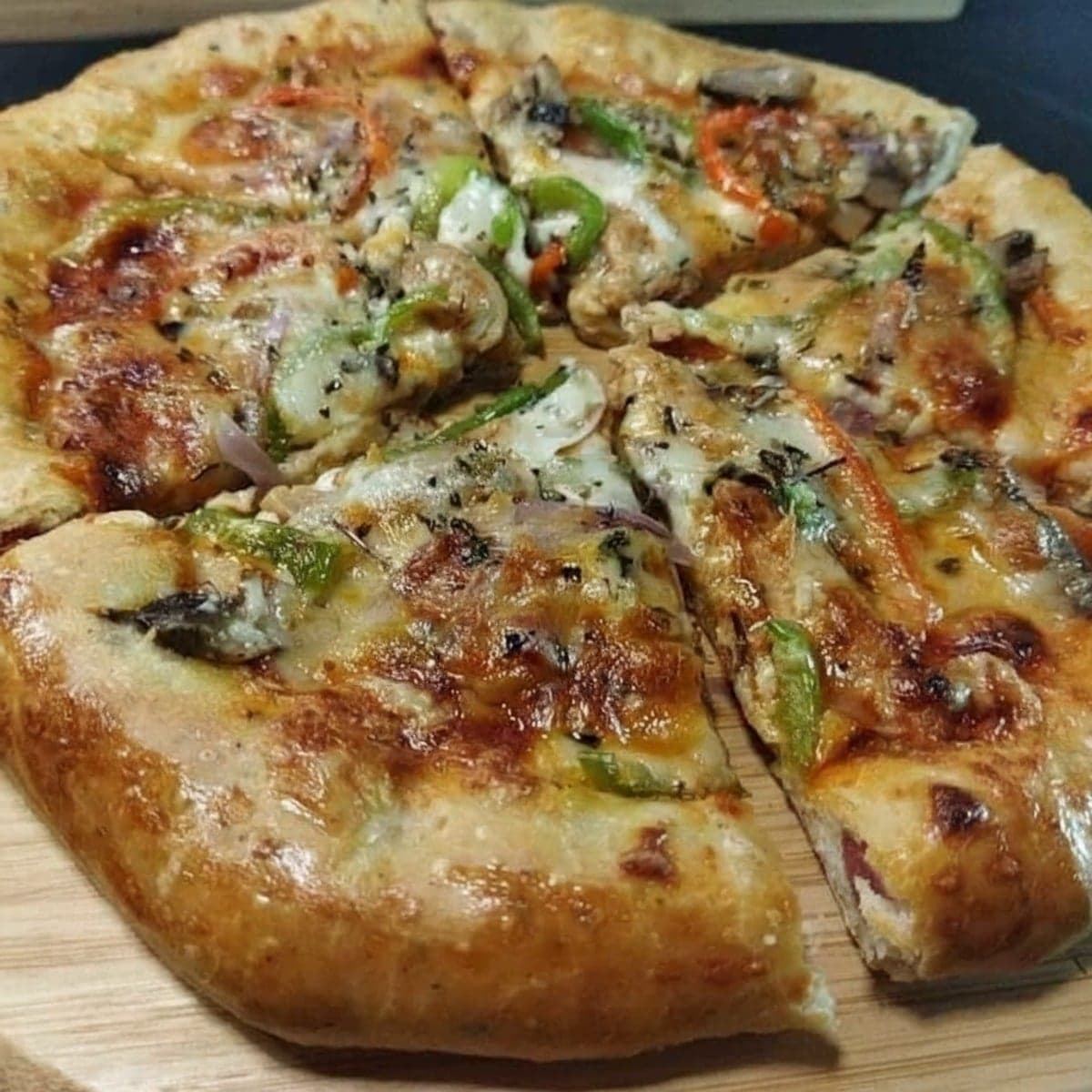 Pizza au poulet fumé maison