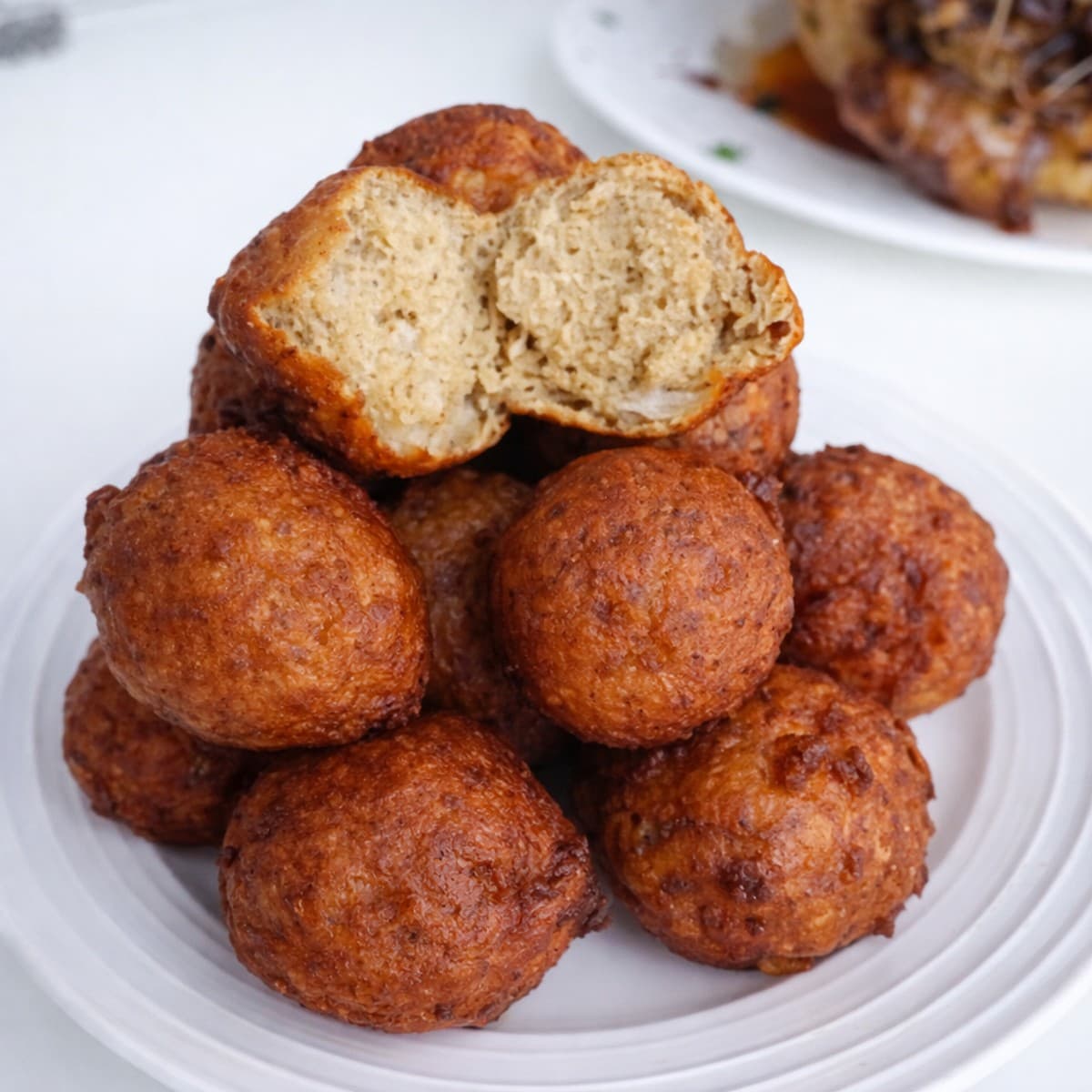 Boules de banane plantain épicées.