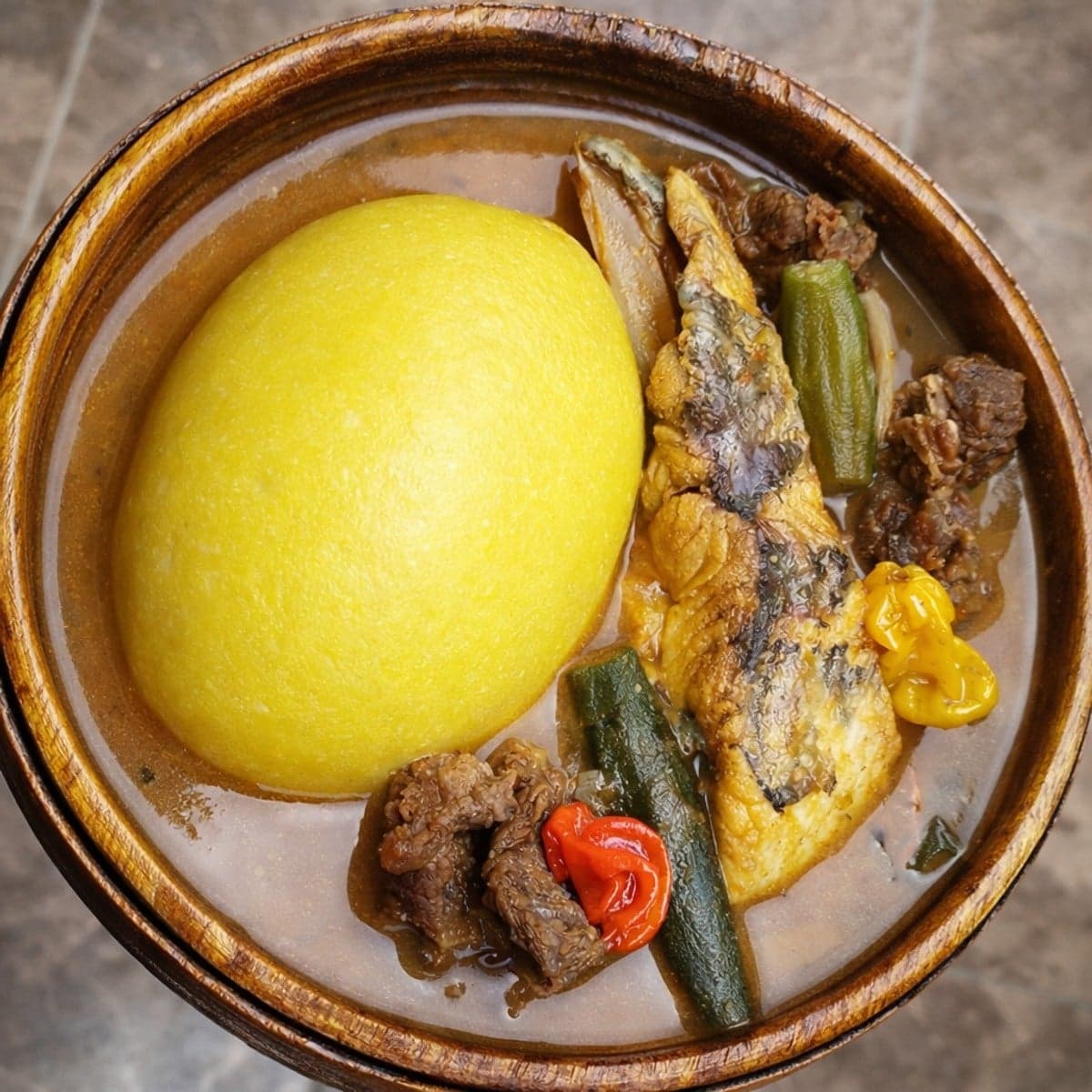 Foutou à la sauce aubergine : recette ivoirienne
