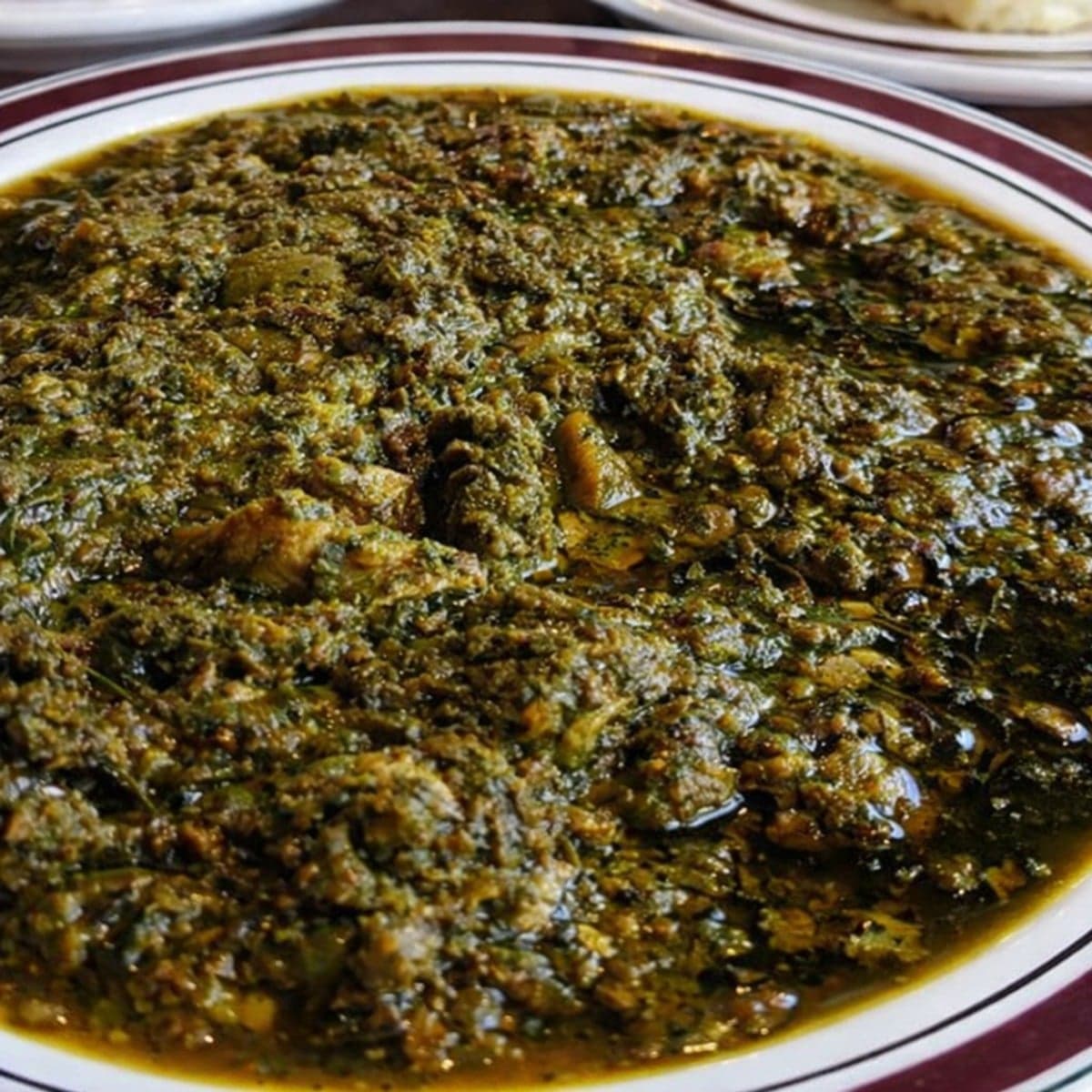 Kpwem sans sel (feuille de manioc)