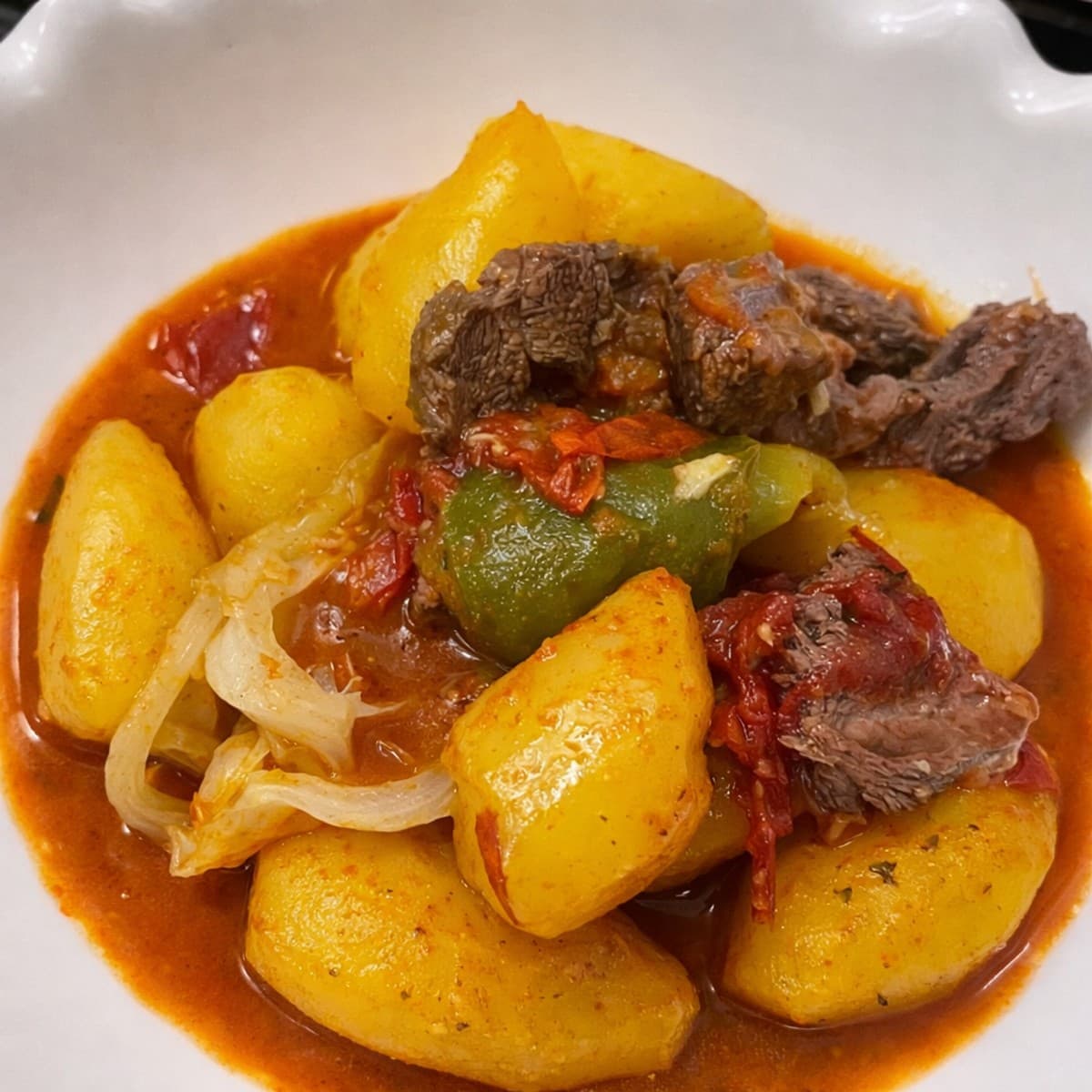 Mi-mijoter mi-bouillon de pommes de terre au bœuf