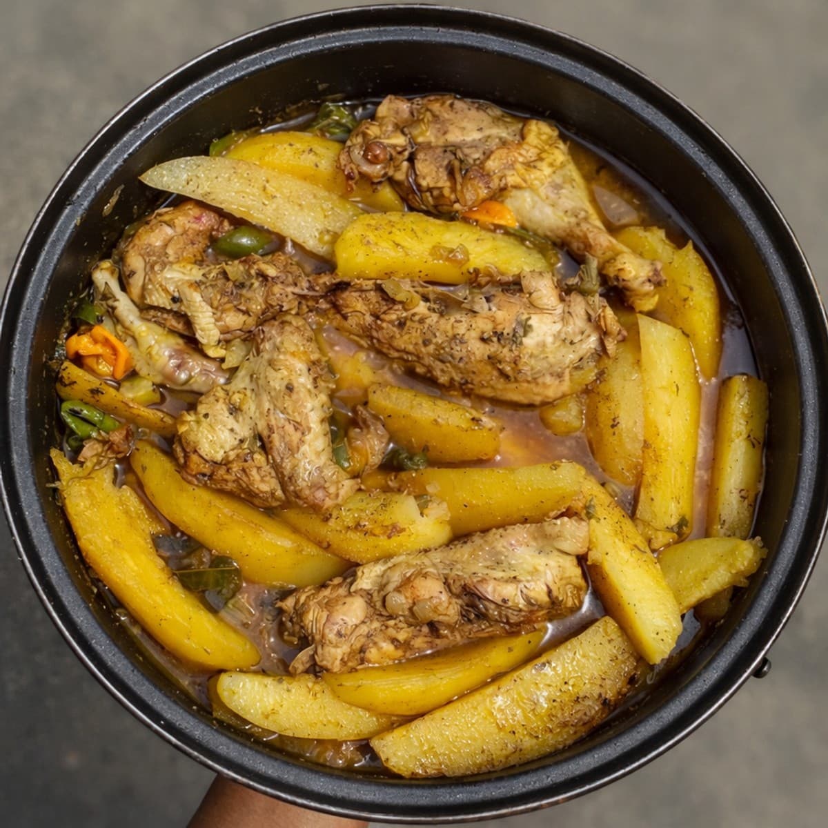 Poulet et pommes de terre au curry