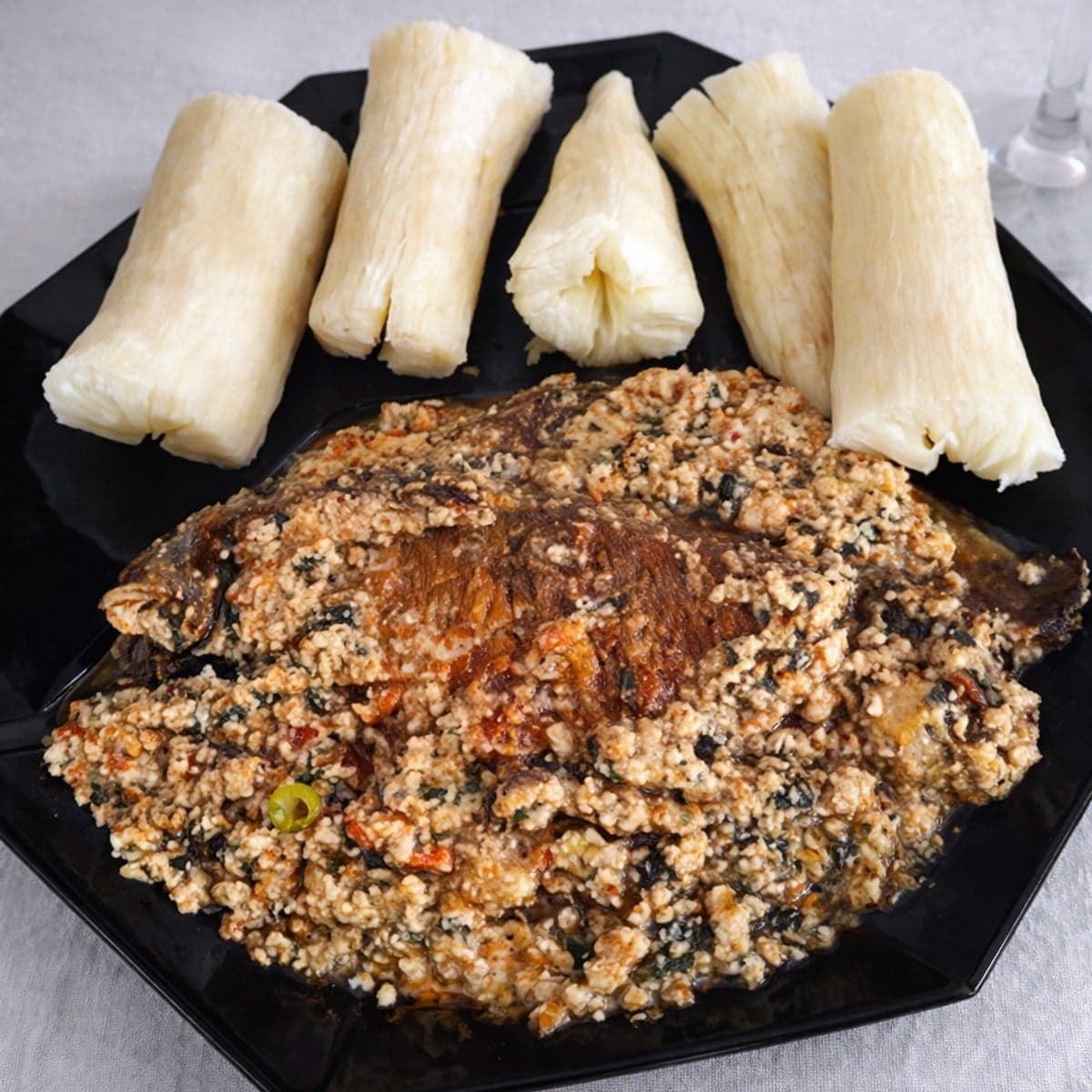 Sauce pistache kelenkelen et son manioc