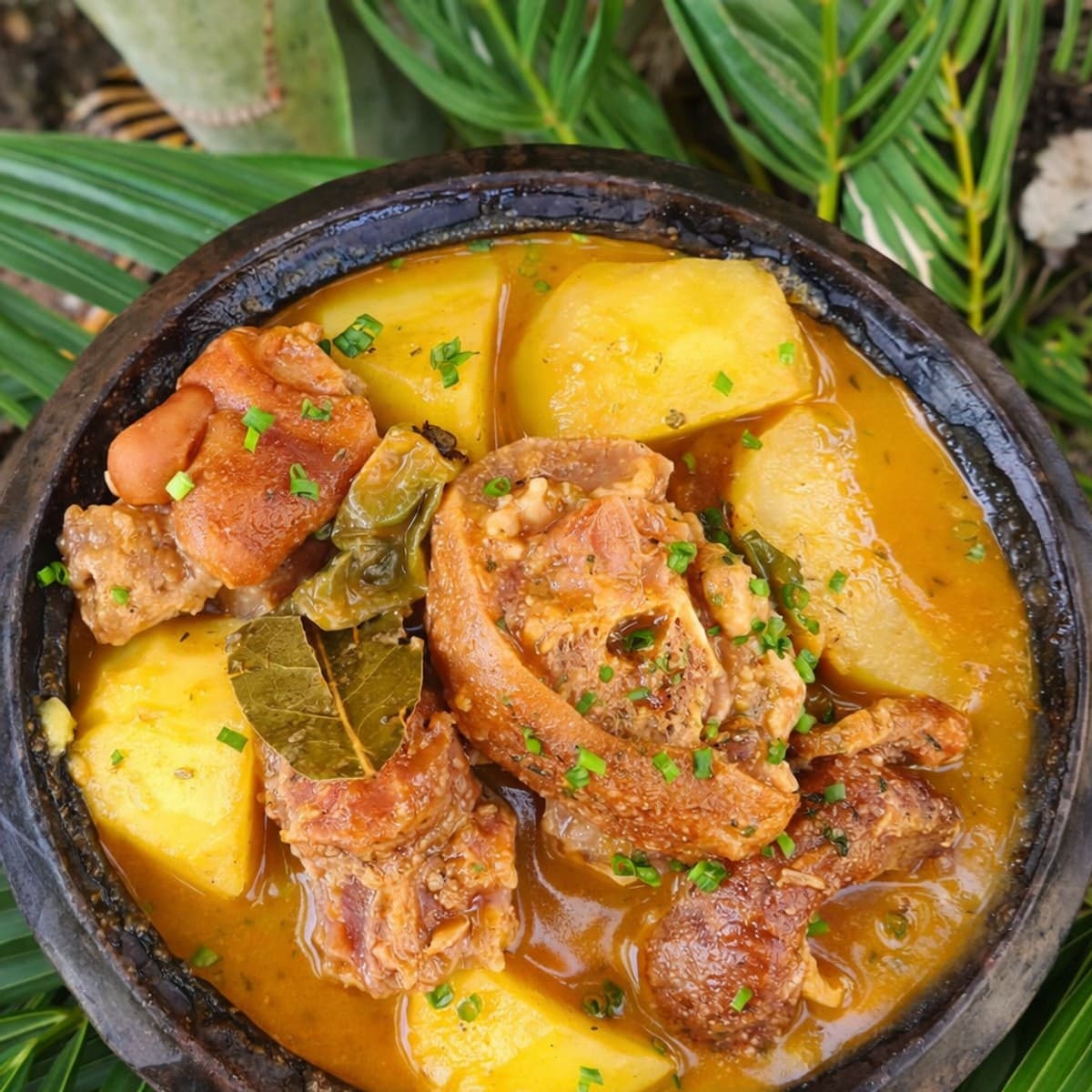 Soupe de pattes de bœuf et pommes de terre