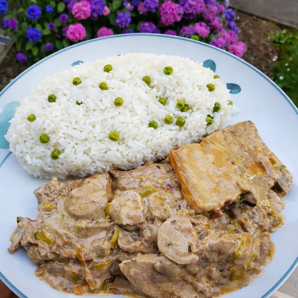 Viande à la crème fraiche.