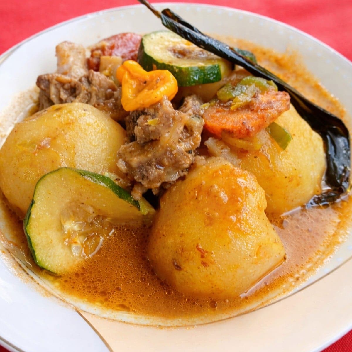 Bouillon épicé de pommes de terre
