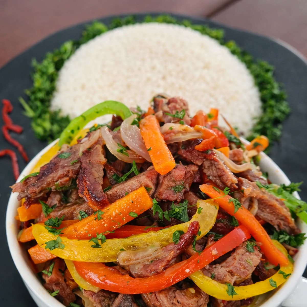 Emincé de boeuf fumé aux légumes