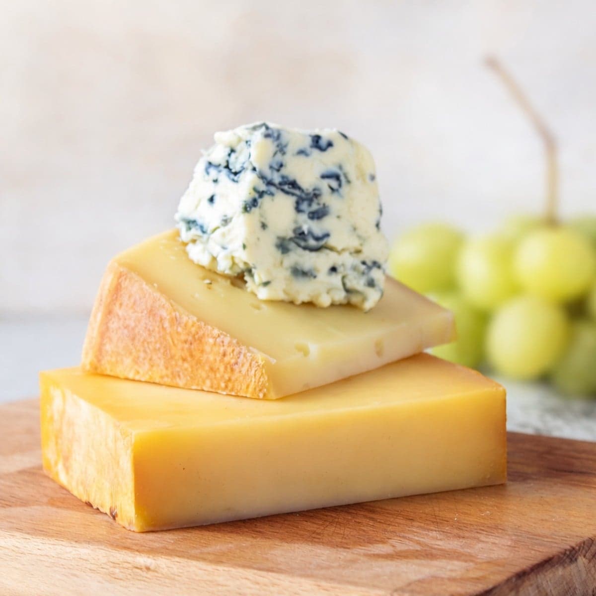 Si le fromage est moisi, est-il possible de couper la partie moisie et de manger la bonne partie restante ?