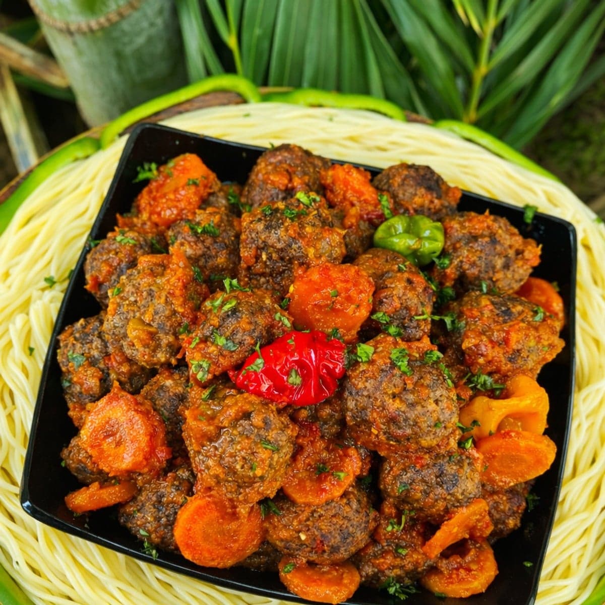 Boulette de viande à la tomate