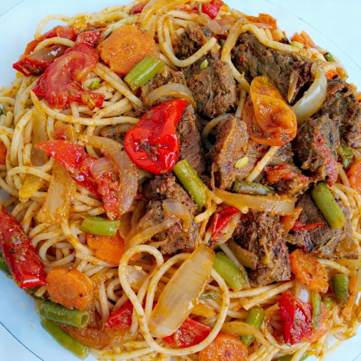 Des spaghettis à la viande de bœuf au légumes 😋😋