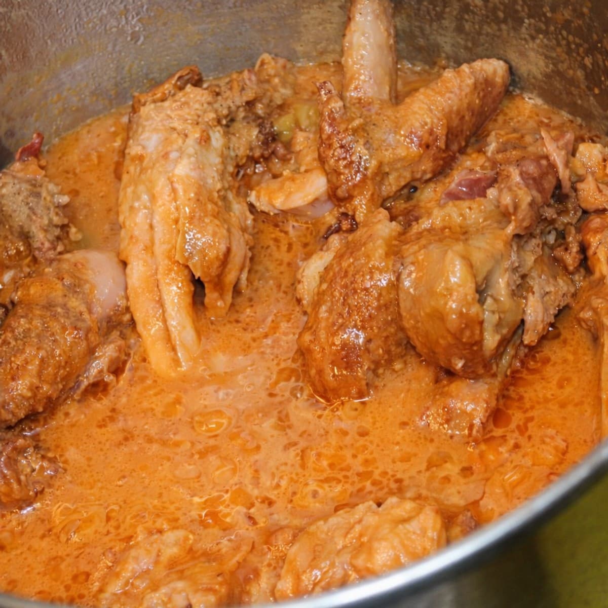 Sauce d’arachide au poulet fumé