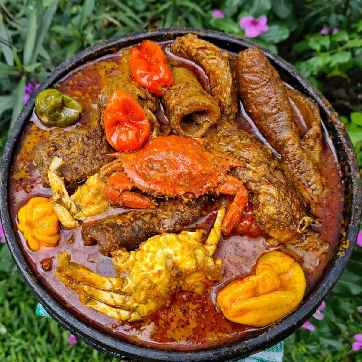 Sauce graine (appellation ivoirienne) dans son embouteillage