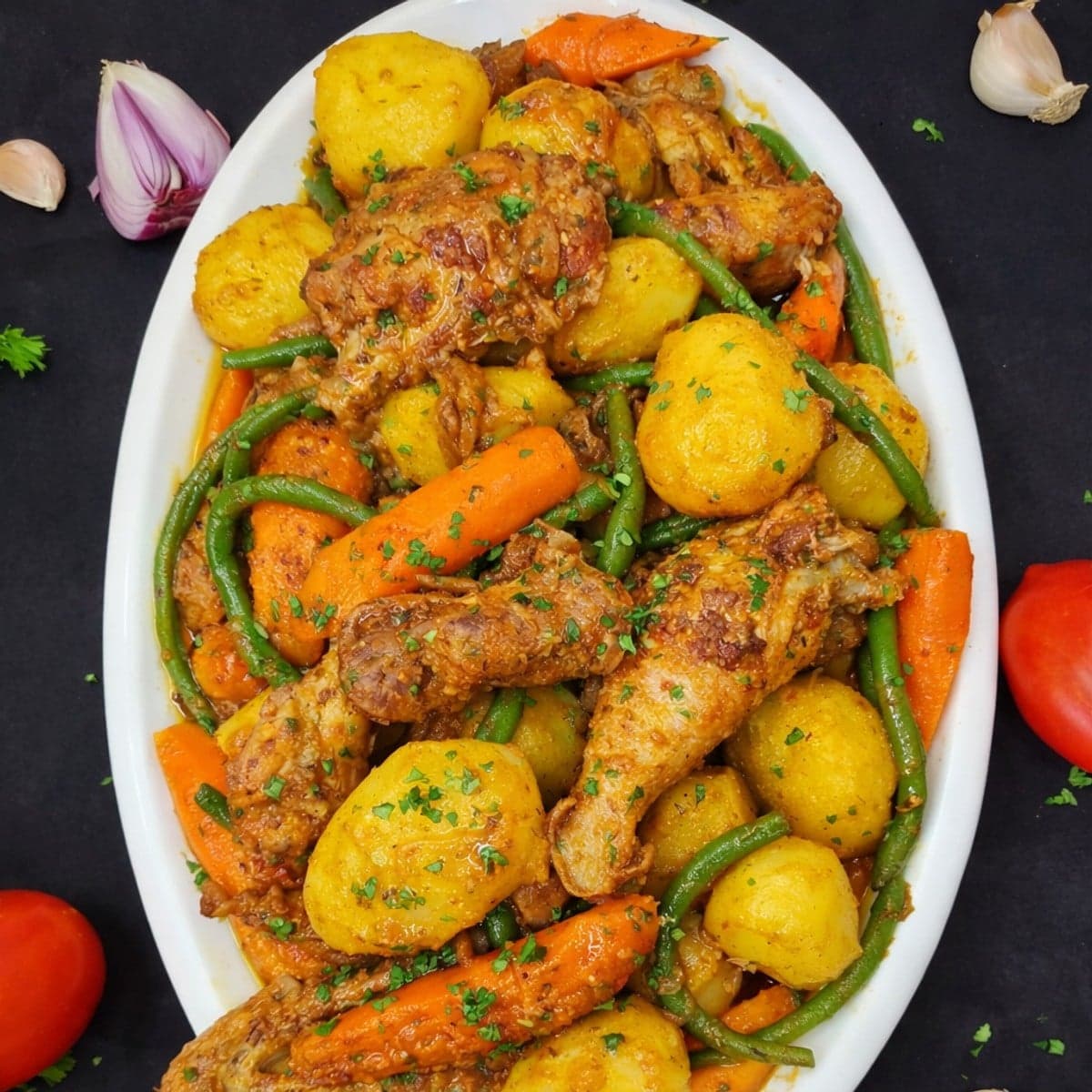 Sauté de pommes de terre aux légumes et poulet