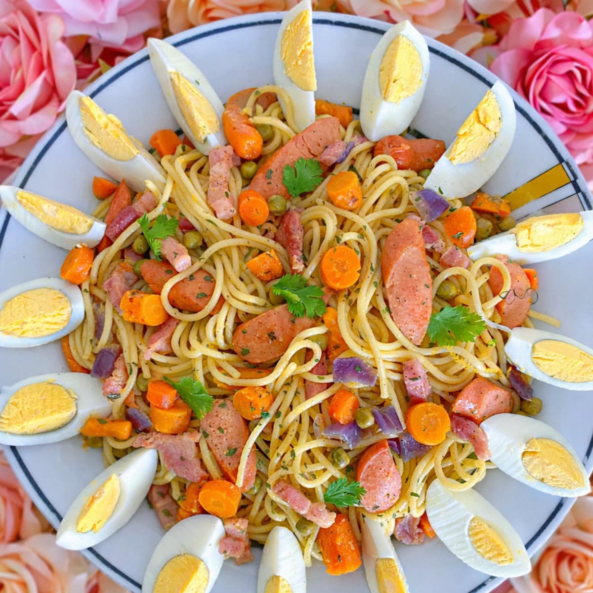 Spaghetti saucisses lardons petits pois : recette