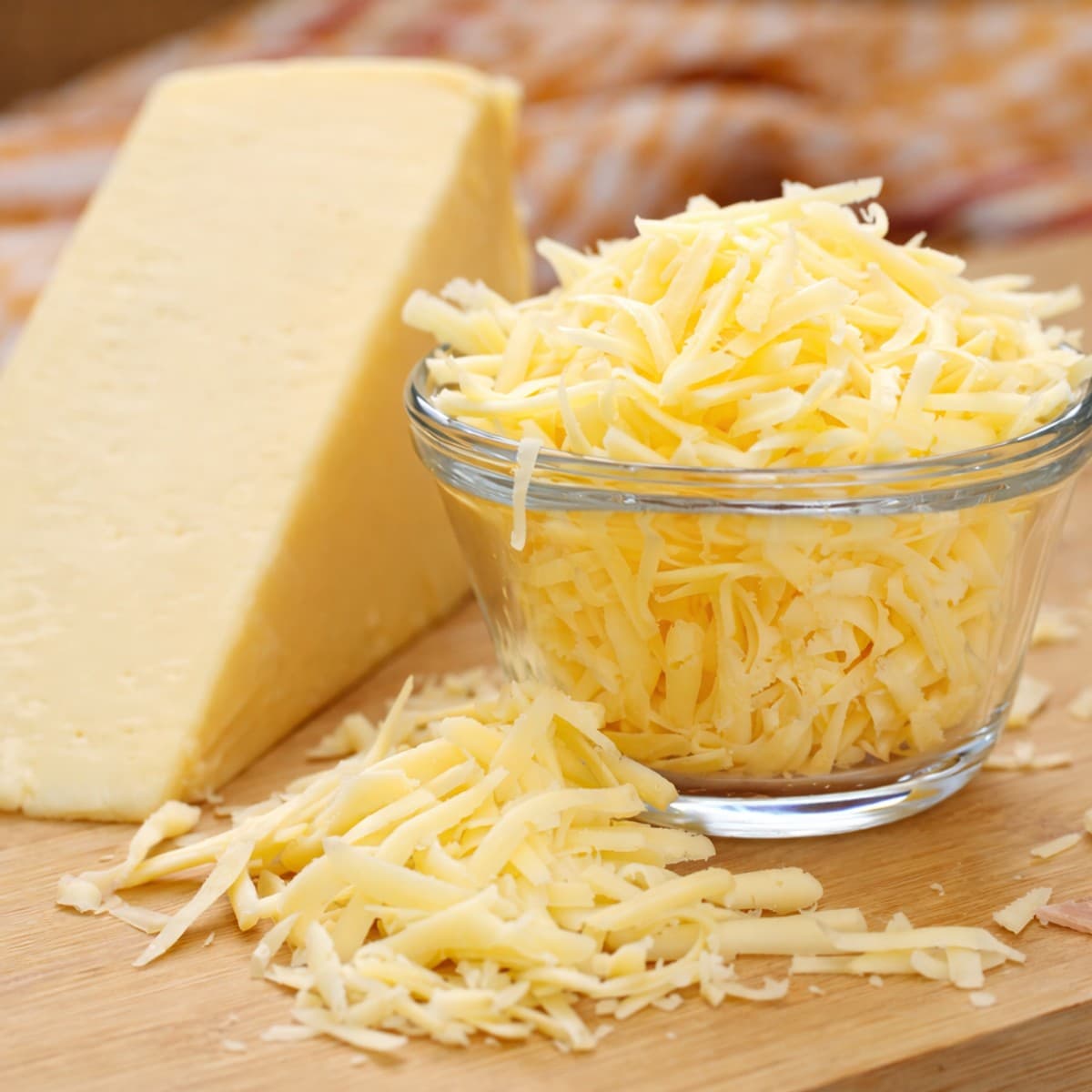 Une astuce pour éviter que le fromage ne colle à la râpe
