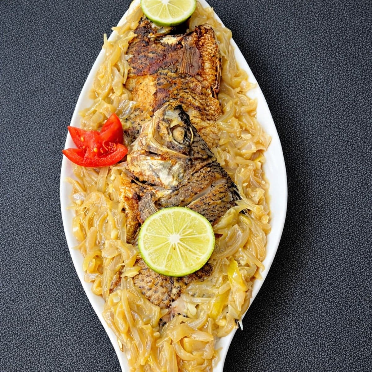 Yassa de poisson à la moutarde