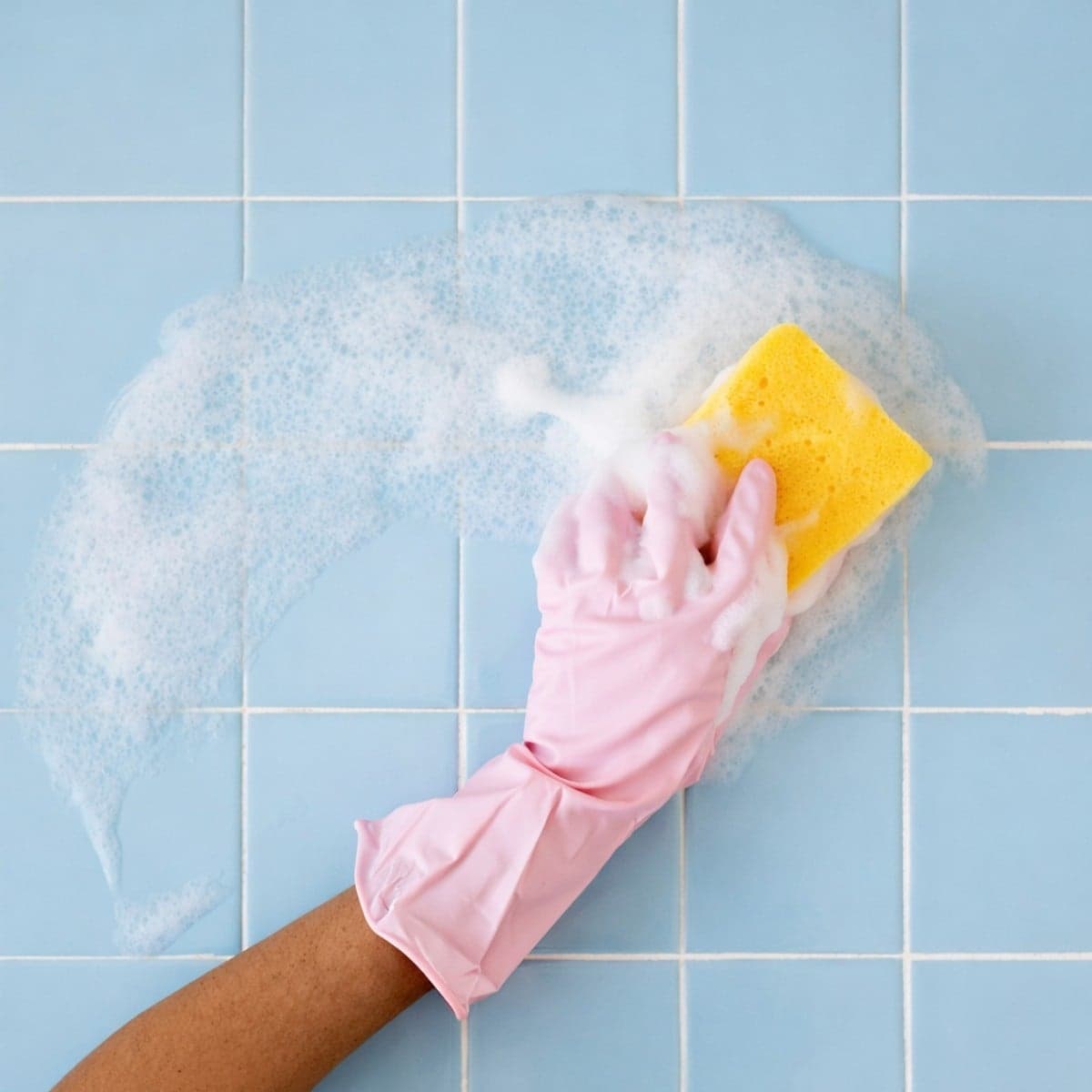 Armoires de cuisine graisseuses et collantes, Comment les rendre propre?