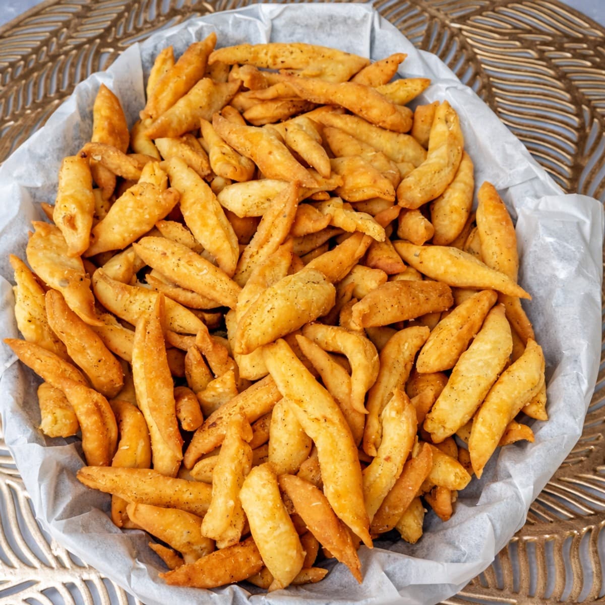 Croquettes salées crousti-moelleuses à l’oignon et aux herbes