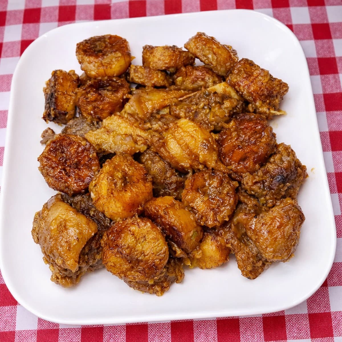 Mouton avec les bananes plantain